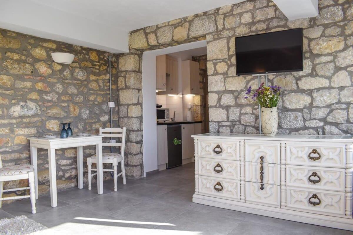 Coastal Stone Hideaway With Stunning Scenery Vila Kitriaí Exterior foto